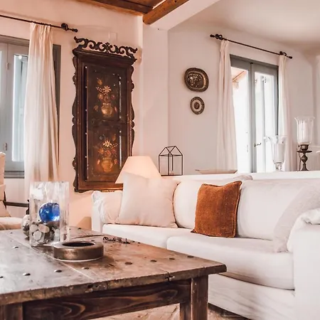 Von Sophia / The House * Agioi Apostoloi (Evia)
