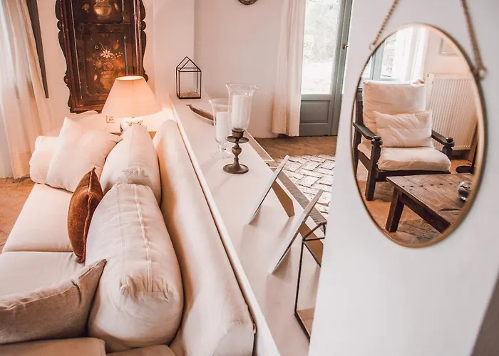 Von Sophia / The House Villa Agioi Apostoloi (Evia)