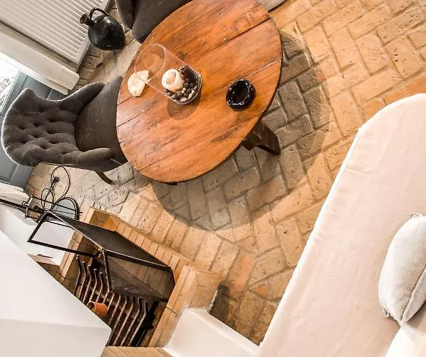 Von Sophia / The House Agioi Apostoloi (Evia)