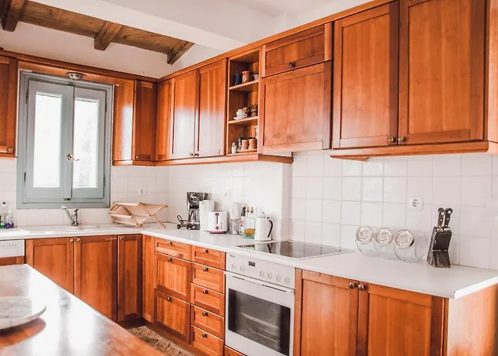 Villa Von Sophia / The House Agioi Apostoloi (Evia)